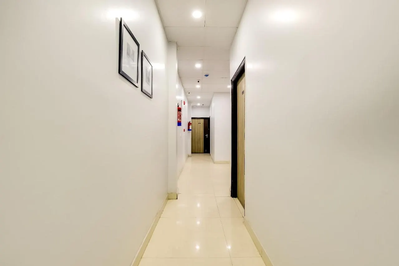 Collection O 71756 Hotel Silver Arrow Near Pacific Mall Tagore Garden Delhi