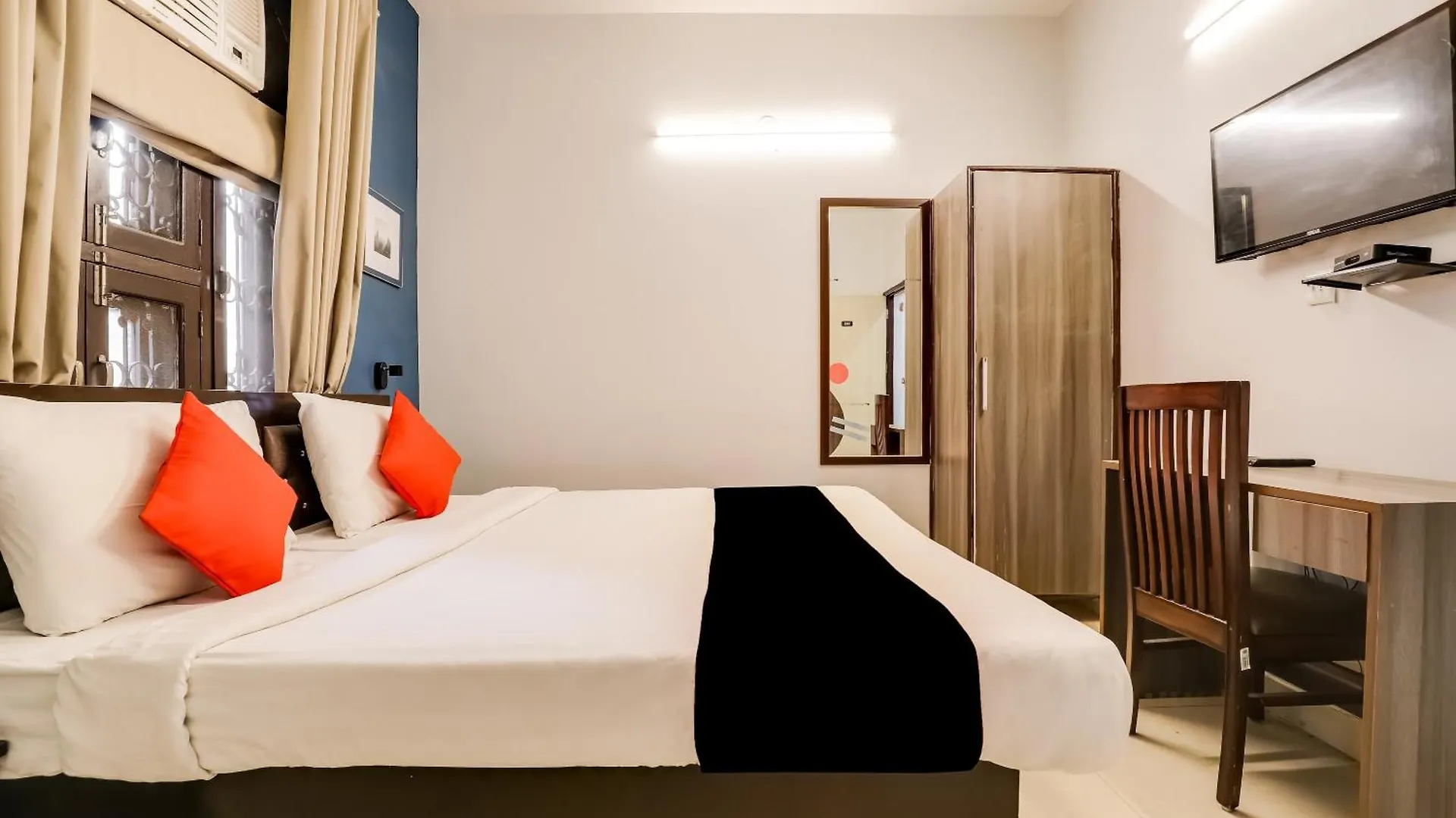 Collection O 71756 Hotel Silver Arrow Near Pacific Mall Tagore Garden Delhi  3*, Delhi (National Capital Territory of India) India